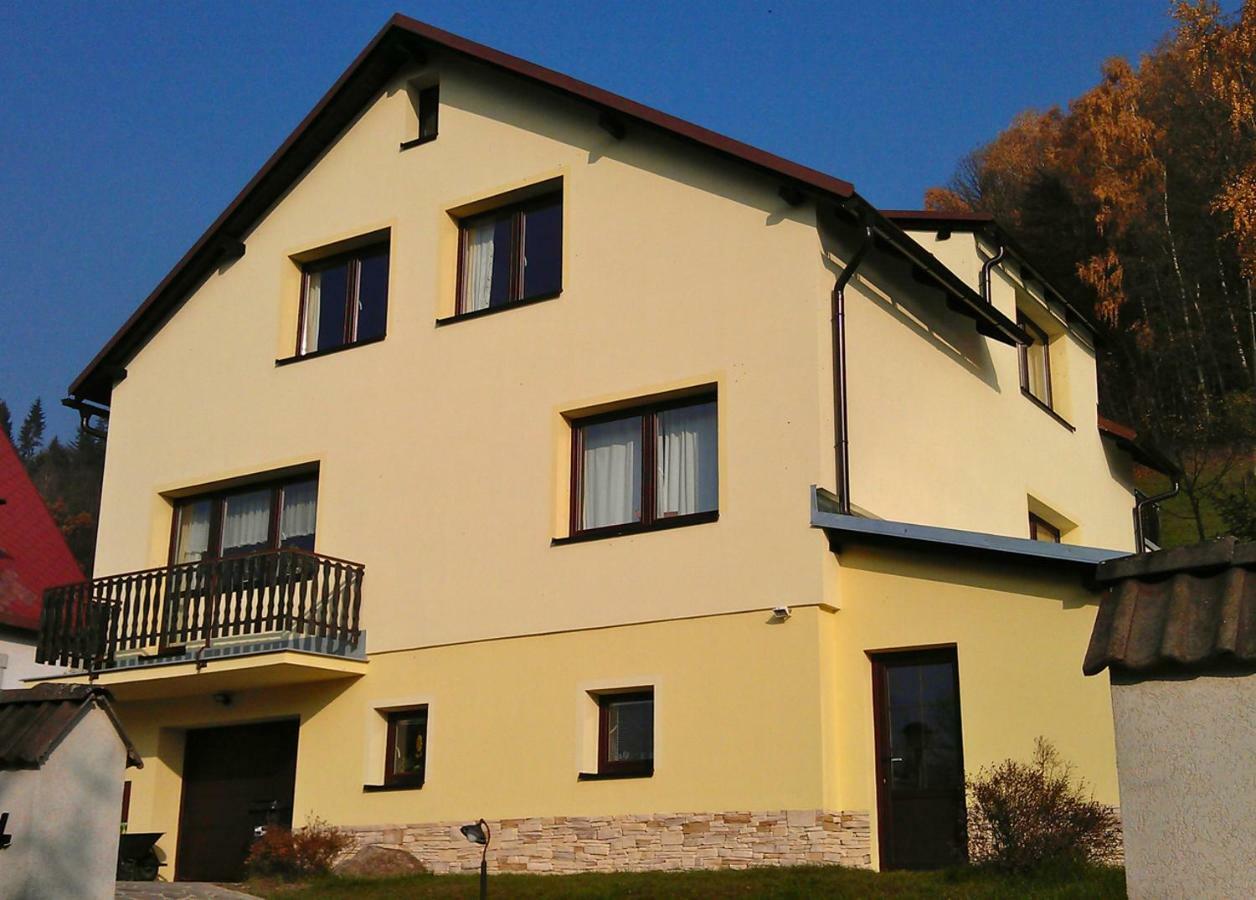 Apartman Svoboda Svoboda nad Upou Bagian luar foto